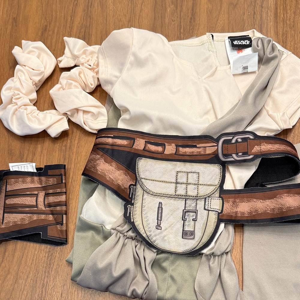 Star Wars Cream and Tan Outfit with Brown Belt